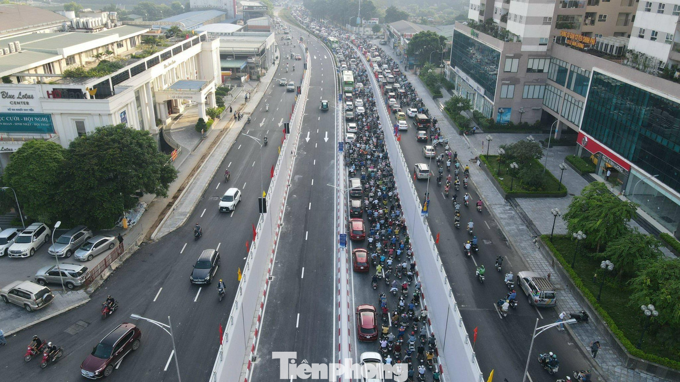 Công trình trọng điểm hầm chui sau khi chính thức đưa vào sử dụng được kỳ vọng sẽ giải quyết tình trạng ùn tắc giao thông khu vực đường Lê Văn Lương - Tố Hữu - vành đai 3.