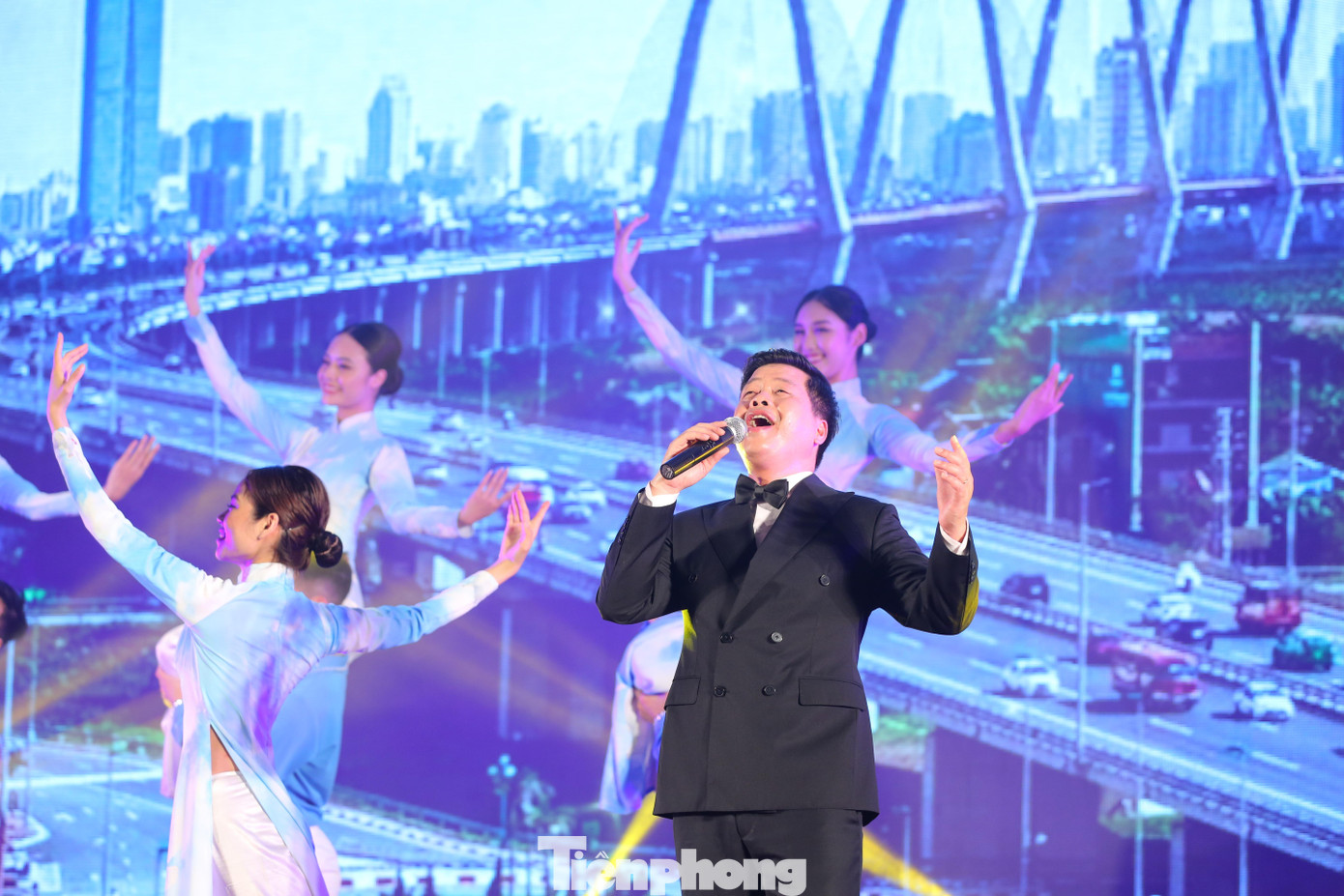 Một tiết mục nghệ thuật tại lễ xuất quân của đoàn TTVN tham dự SEA Games 31.