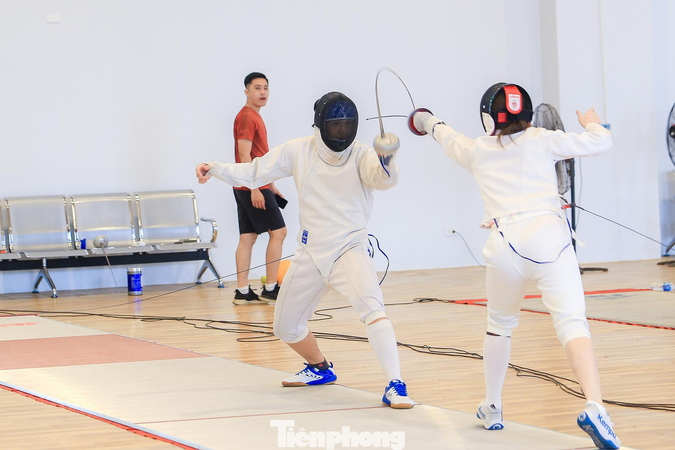 Đấu kiếm Việt Nam vẫn đang nỗ lực, quyết tâm đạt các kết quả tốt nhất ở SEA Games 31 lần này và 2 mũi nhọn được chờ đợi &apos;săn vàng&apos; cho đội nhà là các kiếm thủ Vũ Thành An, Nguyễn Tiến Nhật...