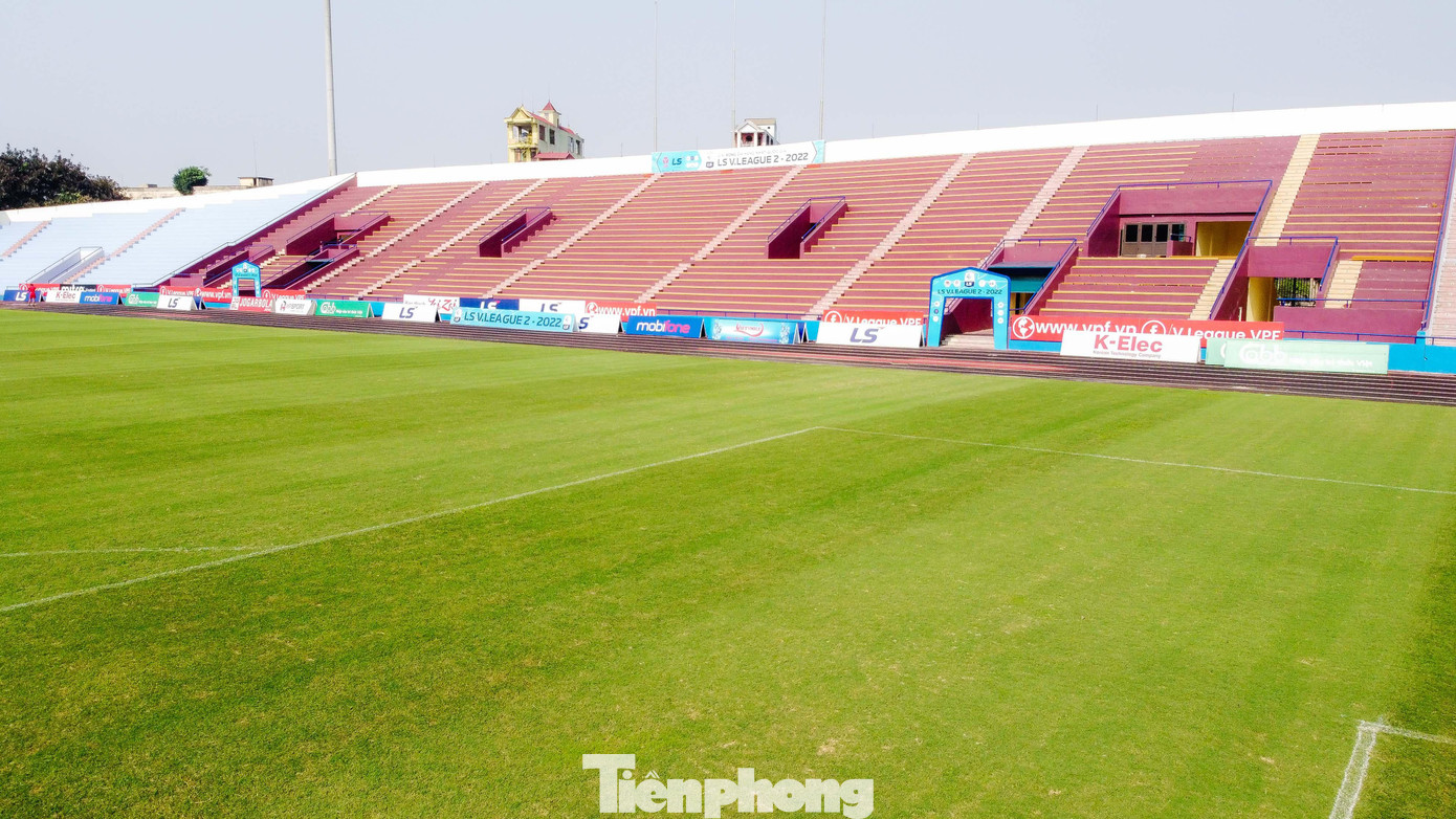 Sân vận động Việt Trì có sức chứa 20.000 chỗ ngồi, vốn là nơi tổ chức các trận đấu của CLB Phú Thọ ở Giải hạng Nhì Quốc Gia 2020. Sân vận động Việt Trì có sức chứa 20.000 chỗ ngồi, vốn là nơi tổ chức các trận đấu của CLB Phú Thọ ở Giải hạng Nhì Quốc Gia 2020.