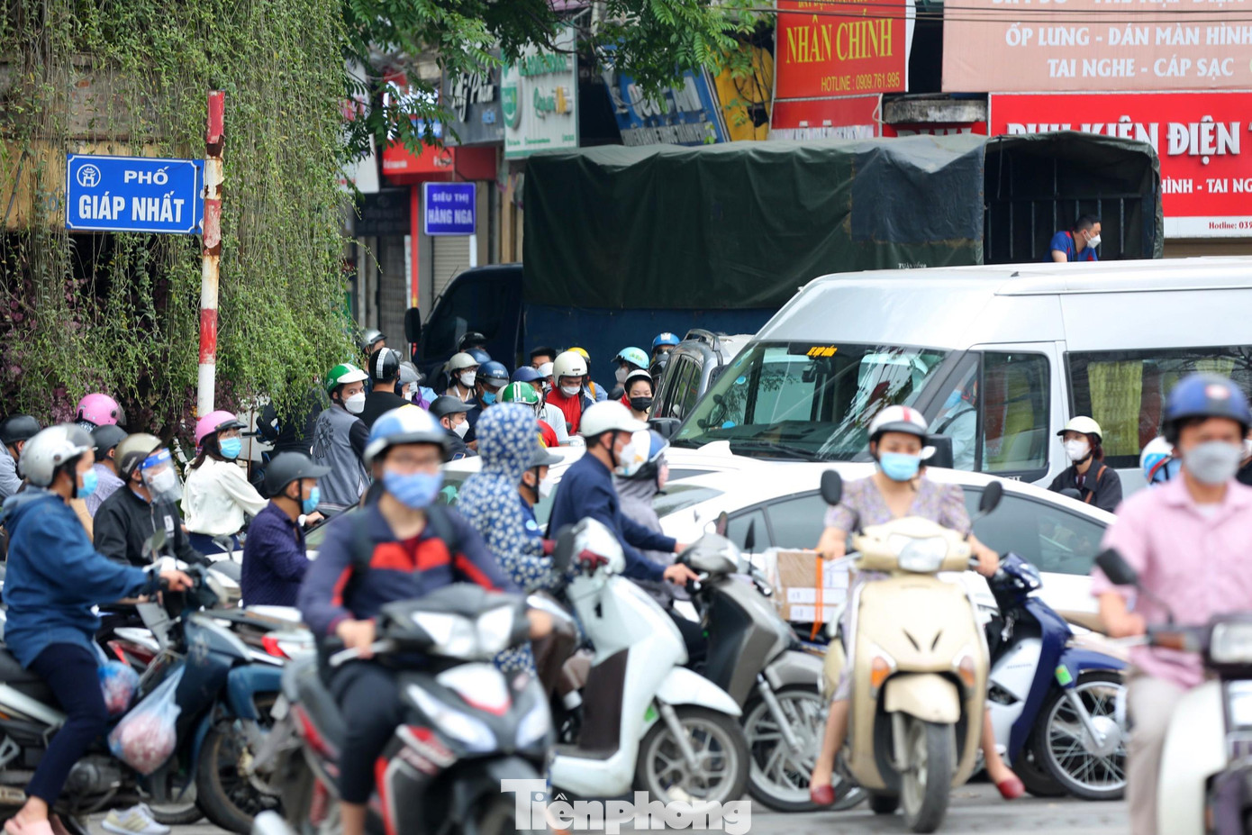 Giao thông hỗn loạn.