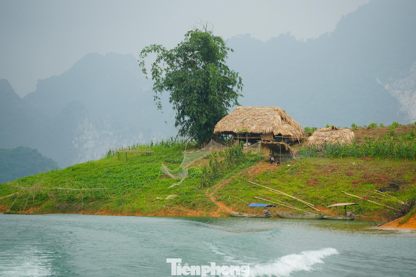 Thác Bà với vẻ đẹp hiếm có, khó tìm cũng là lý do đoàn làm phim Bão ngầm lựa chọn để làm bối cảnh chính trong bộ phim.