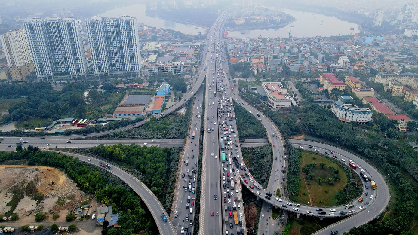 Điều này đã khiến cho tình hình giao thông trở nên căng thẳng tại 1 số tuyến đường cửa ngõ, đặc biệt là tại tuyến cao tốc Pháp Vân - Cầu Giẽ, cửa ngõ phía Nam của Thủ đô.