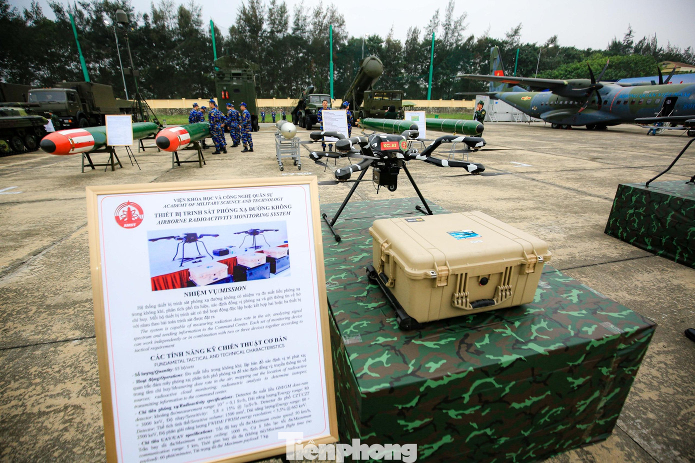 Thiết bị trinh sát phóng xạ đường không...