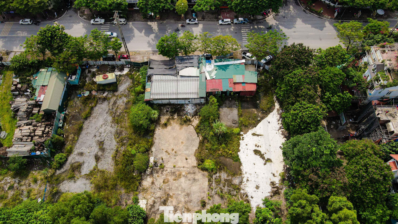 Hiện tại một phần ô đất đang bị bỏ trống, phần ô đất còn lại trở thành nơi tập kết phế liệu.