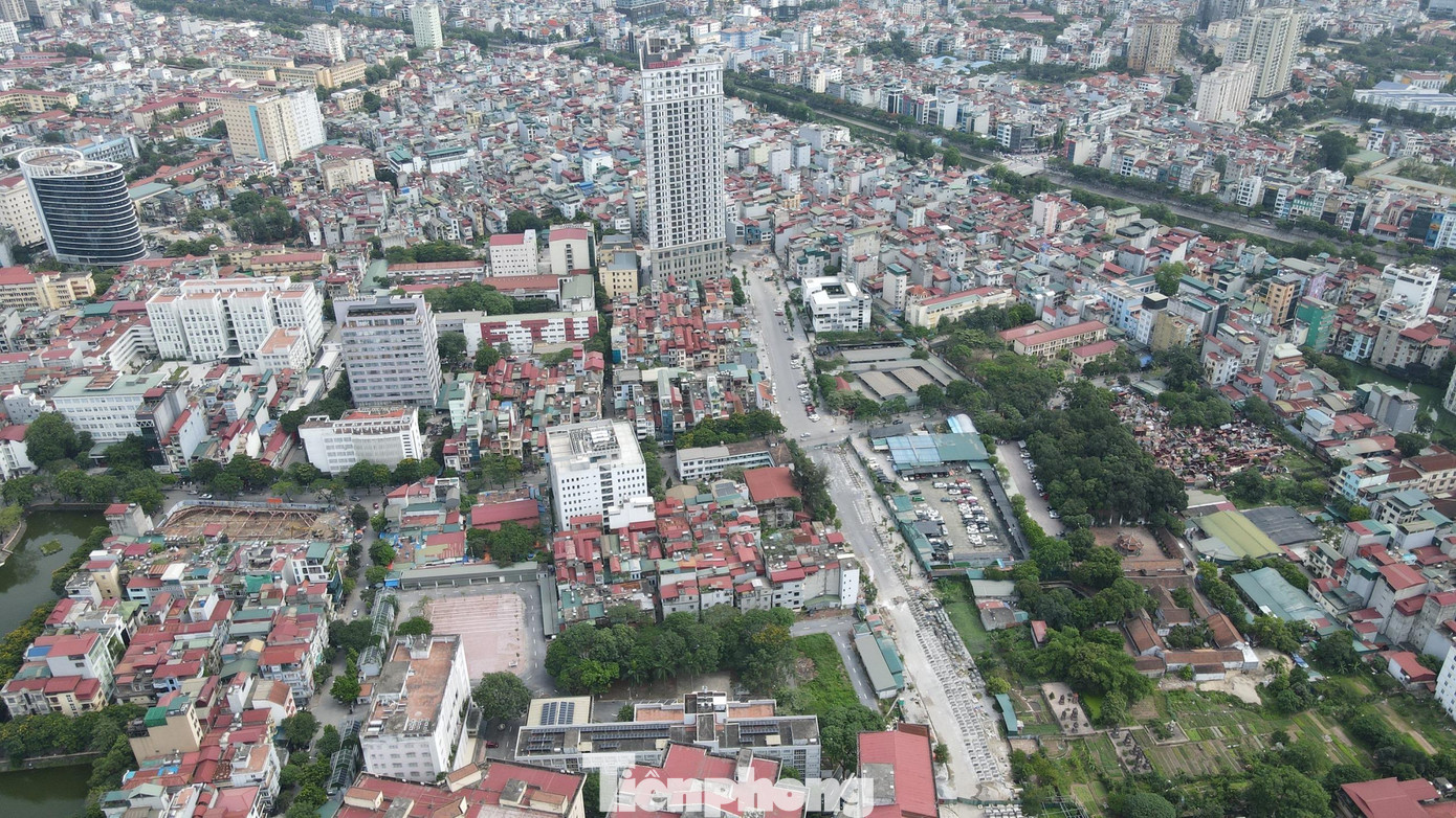 Toàn cảnh tuyến đường Huỳnh Thúc Kháng kéo dài chỉ 1,3km nhưng sau nhiều năm vẫn chưa hoàn thành do vướng mắc GPMB.