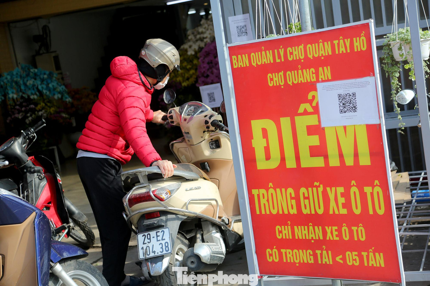 Các chợ hoa Xuân phục vụ nhân dân mua sắm trong dịp Tết đều bảo đảm “An toàn - Văn minh - Hiệu quả” trong suốt thời gian tổ chức theo yêu cầu của UBND Thành phố.