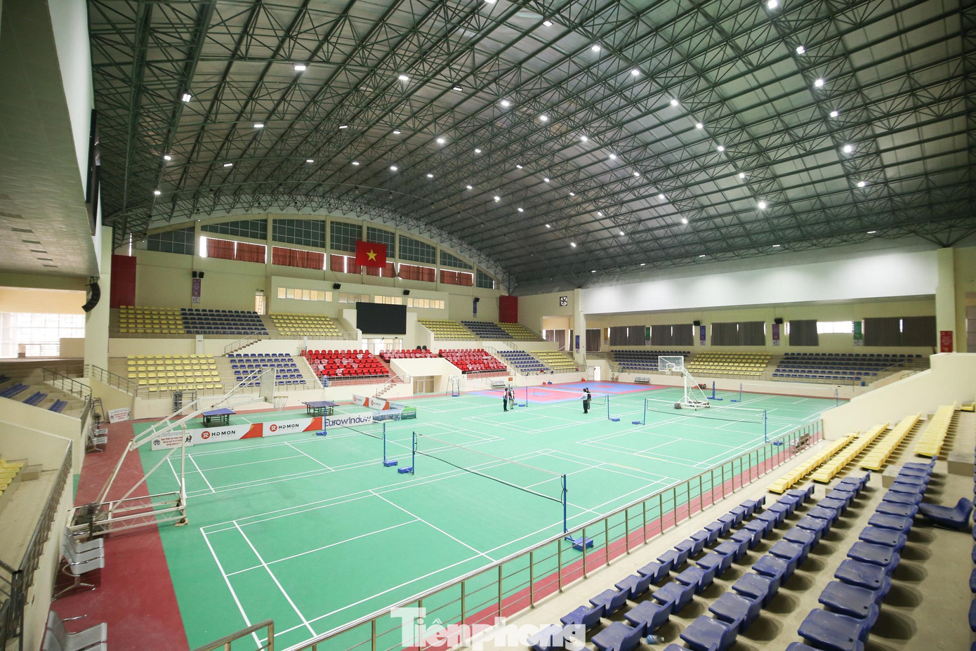 Theo ghi nhận của phóng viên báo Tiền Phong, tại Nhà thi đấu Hoài Đức (Hà Nội), các hạng mục đã được gấp rút hoàn thiện để đảm bảo đúng tiến độ cho các ngày thi đấu tại Đại hội diễn ra.