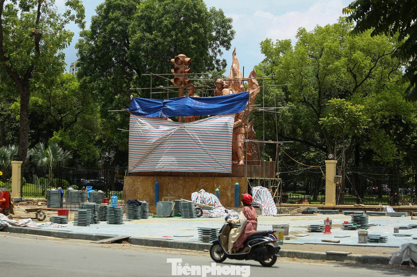 Việc khánh thành tượng đài chiến sĩ CSGT và PCCC nằm trong chuỗi hoạt động kỷ niệm 60 năm Ngày truyền thống lực lượng cảnh sát nhân dân (20/7/1962 - 20/7/2022).
