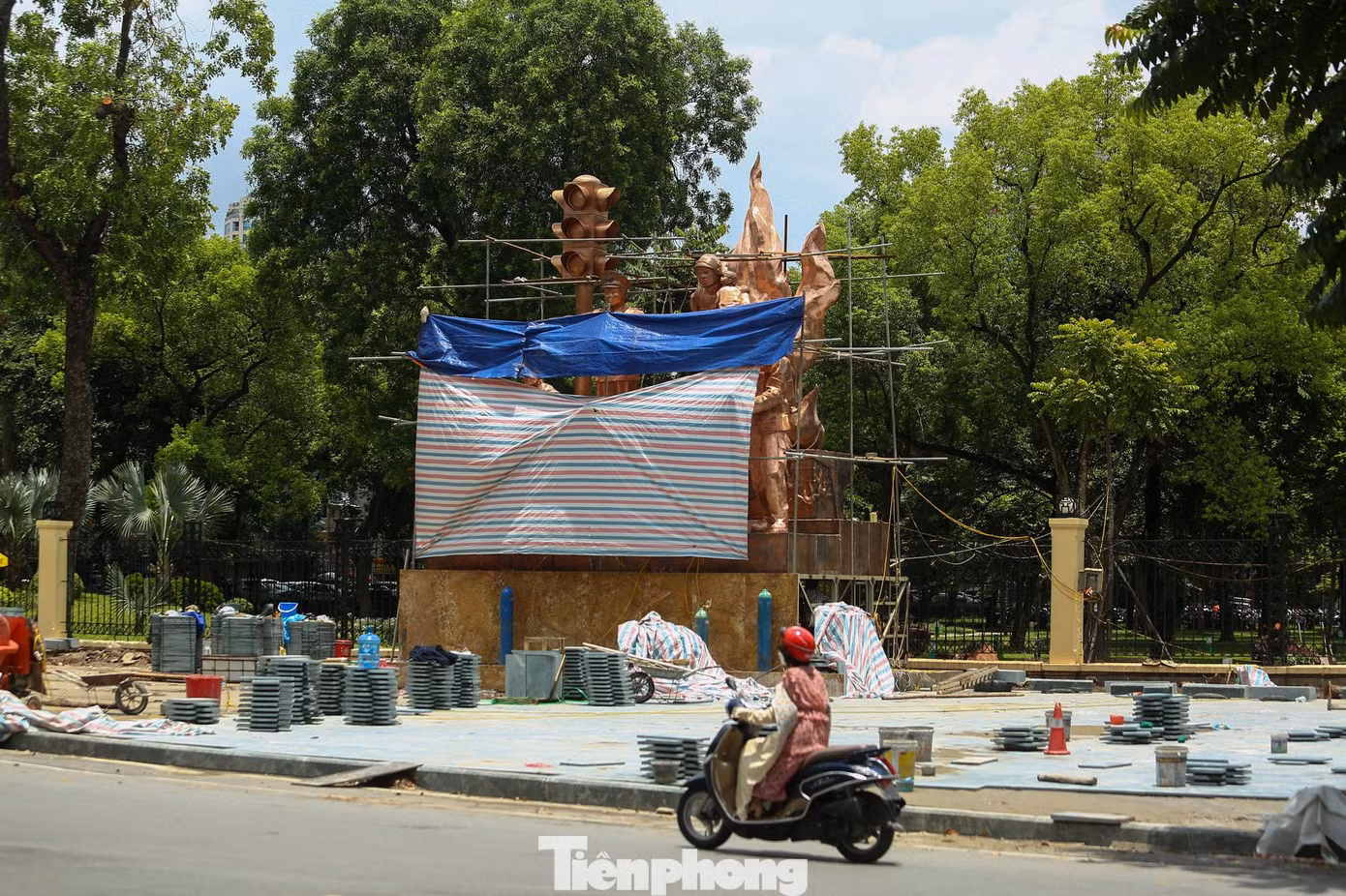 Việc khánh thành tượng đài chiến sĩ CSGT và PCCC nằm trong chuỗi hoạt động kỷ niệm 60 năm Ngày truyền thống lực lượng cảnh sát nhân dân (20/7/1962 - 20/7/2022).