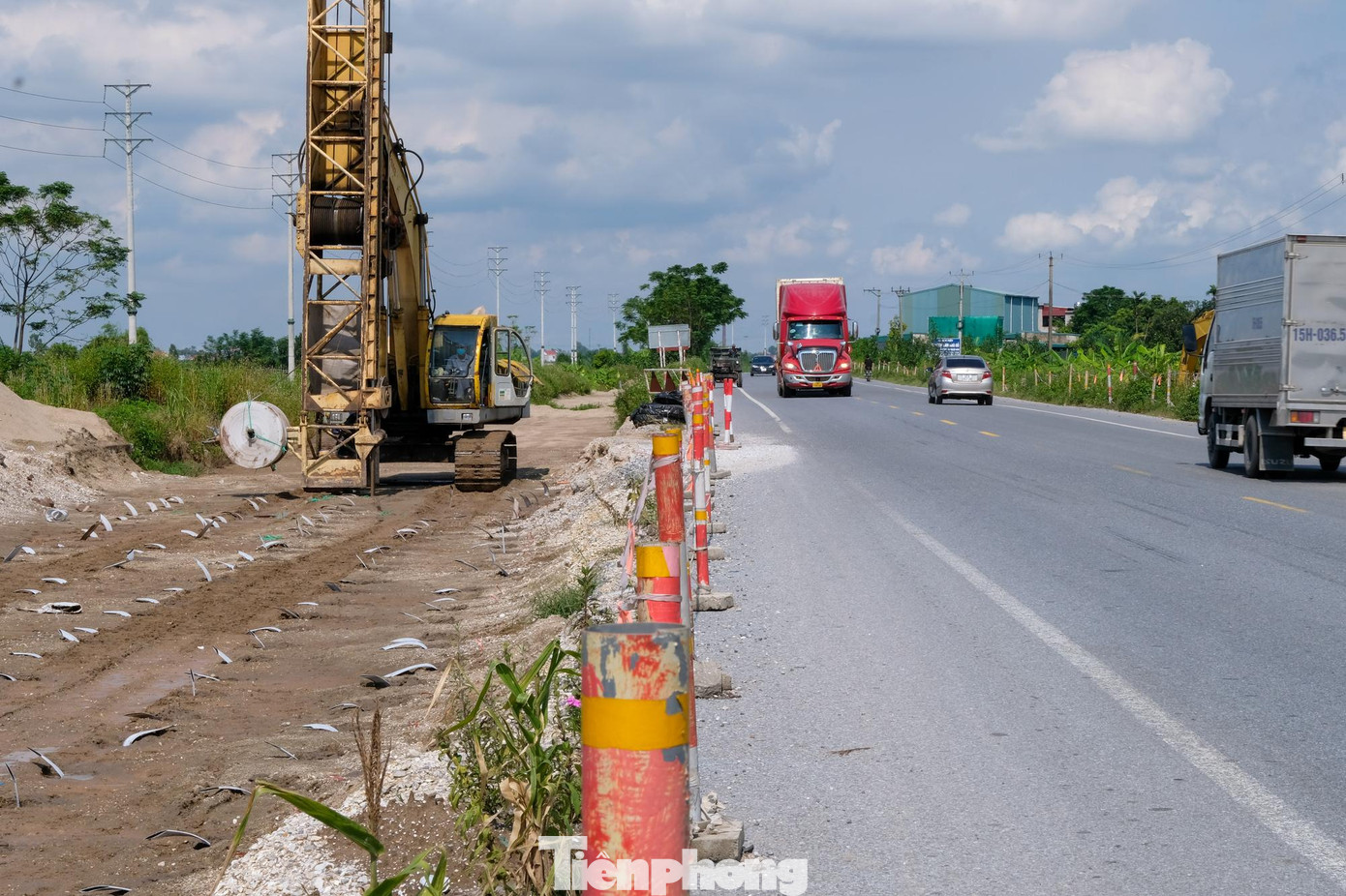 Quy mô đầu tư hoàn thiện đường ôtô cấp II đồng bằng, bề rộng nền đường 22,5m, 4 làn xe.