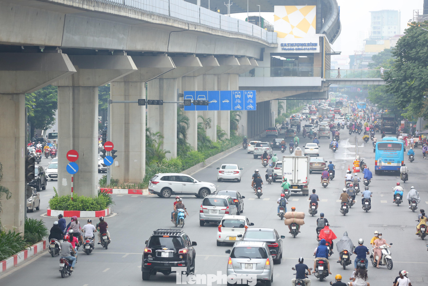 Đoạn thí điểm từ Ngã Tư Sở đến hầm chui Thanh Xuân với 2 làn sát vỉa hè sẽ dành cho xe máy, xe thô sơ, xe buýt được phép hoạt động; 3 - 4 làn sát dải phân cách dành cho xe ôtô được phép hoạt động. Việc phân làn sẽ thực hiện ở cả 2 chiều đường. Đoạn thí điểm từ Ngã Tư Sở đến hầm chui Thanh Xuân với 2 làn sát vỉa hè sẽ dành cho xe máy, xe thô sơ, xe buýt được phép hoạt động; 3 - 4 làn sát dải phân cách dành cho xe ôtô được phép hoạt động. Việc phân làn sẽ thực hiện ở cả 2 chiều đường.