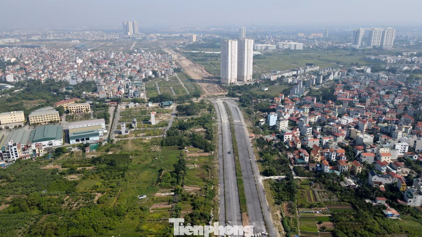 Tại vị trí đầu tuyến của tuyến đường vành đai 3,5 sẽ tiến hành xây dựng hầm chui tại nút giao Vành đai 3,5 - Đại lộ Thăng Long trong giai đoạn 2022 - 2026, tổng mức đầu tư dự kiến là hơn 2.450 tỷ đồng bằng nguồn vốn ngân sách nhà nước.