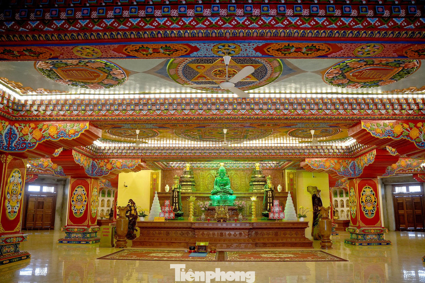 Bức đại tượng này đang được gấp rút hoàn thành từ sự phát tâm, tín tâm của phật tử, nhân dân, những người yêu mến đạo Phật trên cả nước.