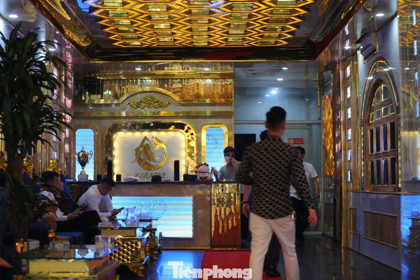 Đợt nghỉ lễ kéo dài 3 ngày được kỳ vọng sẽ giúp cho các quán tăng lượng khách. Đợt nghỉ lễ kéo dài 3 ngày được kỳ vọng sẽ giúp cho các quán tăng lượng khách.