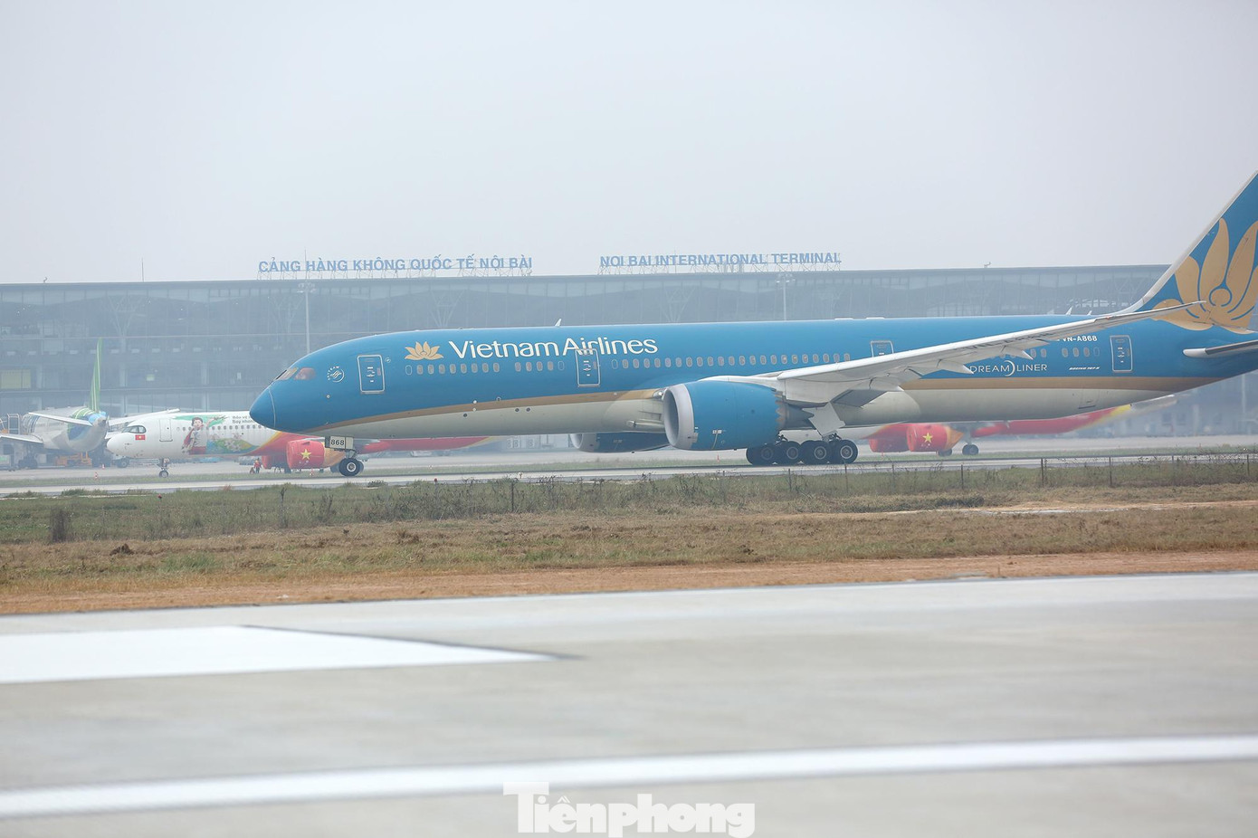 Từ tháng 9/2021, đường băng 11R/29L (1B) đã hoàn thành sửa chữa, nâng cấp theo giai đoạn 1. Sắp tới đây khi đường băng 1A và các đường lăn hoàn thành, khai thác đồng bộ sẽ giúp các chuyến bay tại Nội Bài khai thác an toàn hơn và tăng tần suất.