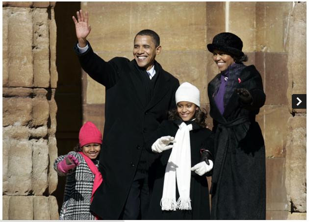 Ngày 10 tháng 2 năm 2007: Thượng nghị sĩ Obama cùng vợ con xuất hiện trước công chúng sau khi tuyên bố sẽ tham gia ứng cử tổng thống vào năm 2008