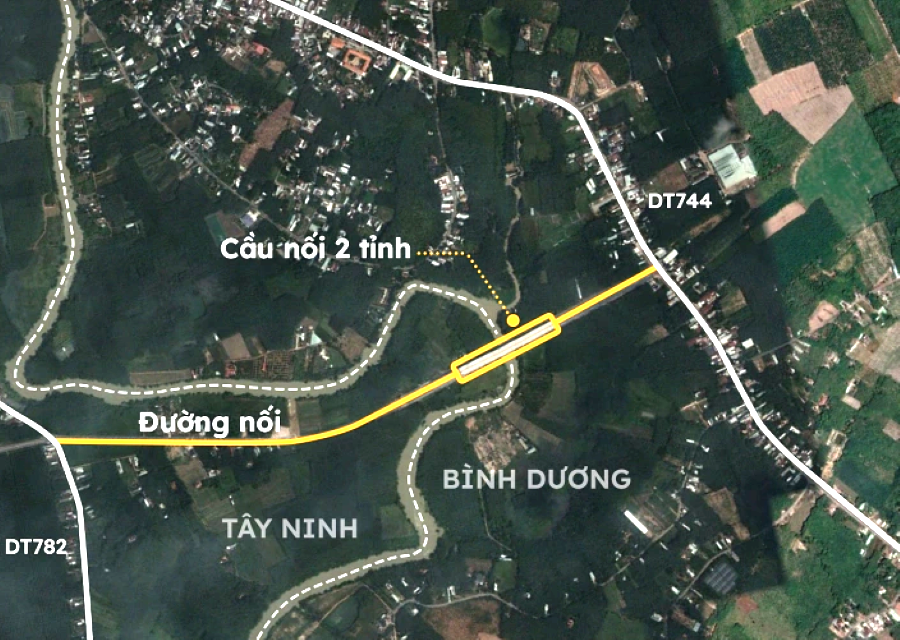 Mặt cầu rộng gần 30m, được chia làm 2 phần lưu thông riêng biệt với 6 làn xe. Cầu được xây dựng bằng bê tông cốt thép, dự ứng lực với 3 nhịp chính có kết cấu dầm hộp đúc hẫng cân bằng và 4 nhịp dẫn bằng dầm Super T. Đoạn đường dân sinh dưới cầu được thiết kế với vận tốc 20km/h. Mặt cầu rộng gần 30m, được chia làm 2 phần lưu thông riêng biệt với 6 làn xe. Cầu được xây dựng bằng bê tông cốt thép, dự ứng lực với 3 nhịp chính có kết cấu dầm hộp đúc hẫng cân bằng và 4 nhịp dẫn bằng dầm Super T. Đoạn đường dân sinh dưới cầu được thiết kế với vận tốc 20km/h.