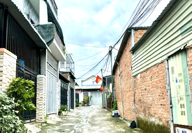 Tất cả những căn nhà xây dựng không phép đã được chuyển nhượng và đều có người vào ở Tất cả những căn nhà xây dựng không phép đã được chuyển nhượng và đều có người vào ở