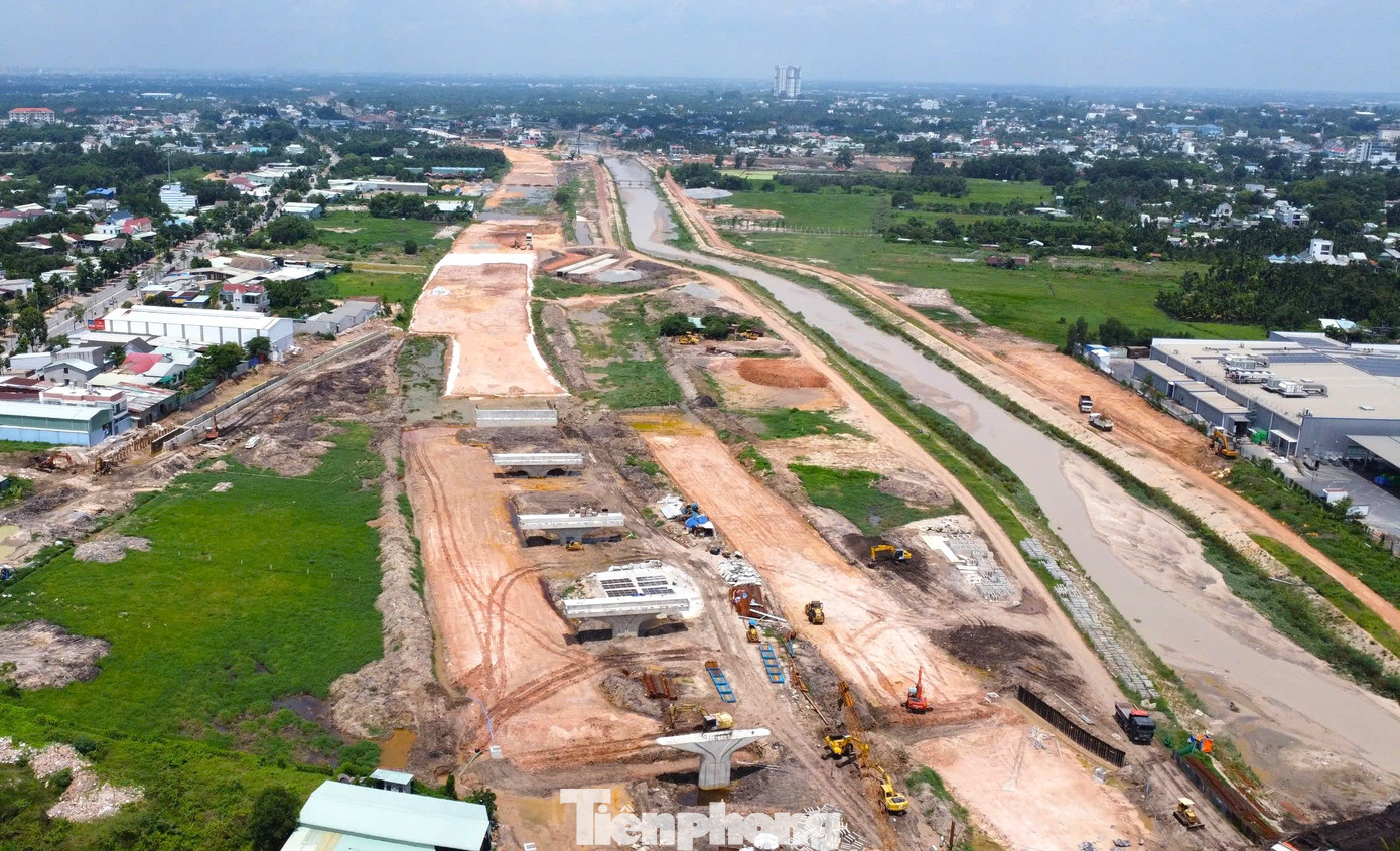 Theo Ban Quản lý dự án đầu tư xây dựng công trình giao thông tỉnh Bình Dương, cầu Bình Gởi thuộc gói thầu XL4 của dự án thành phần 5 đường Vành đai 3 TPHCM, được khởi công vào cuối năm 2023. Theo Ban Quản lý dự án đầu tư xây dựng công trình giao thông tỉnh Bình Dương, cầu Bình Gởi thuộc gói thầu XL4 của dự án thành phần 5 đường Vành đai 3 TPHCM, được khởi công vào cuối năm 2023.