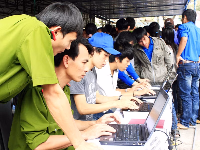 Bạn trẻ Quảng Nam đăng ký tham gia Ngân hàng máu online