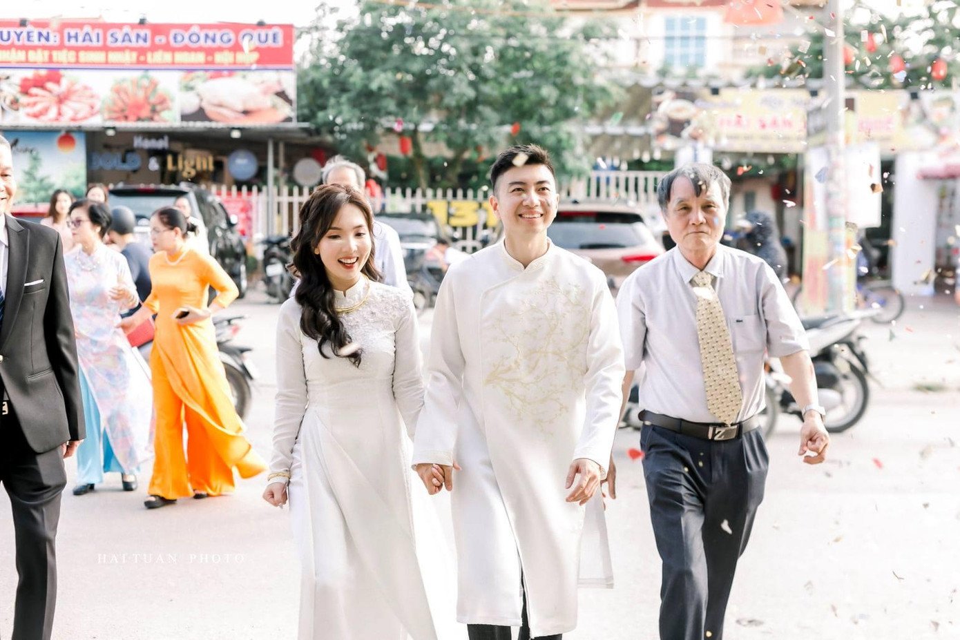 Sau Lễ ăn hỏi ý nghĩa, cặp đôi sẽ chính thức về chung một nhà bằng đám cưới vào hôm nay, ngày 25/4.