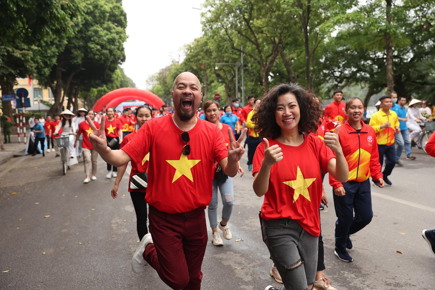 Các nghệ sỹ, các đơn vị chạy hưởng ứng tại lễ phát động