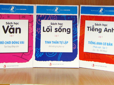 Bộ sách lớp một do nhóm Cánh Buồm biên soạn. Ảnh: L.L. Bộ sách lớp một do nhóm Cánh Buồm biên soạn. Ảnh: L.L