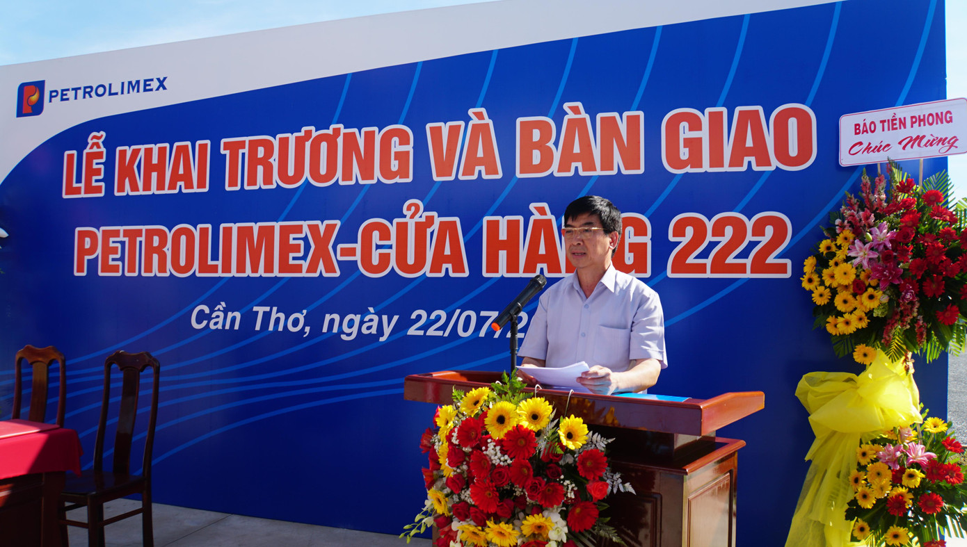 Ông Đoàn Văn Thu – Chủ tịch Hội đồng Thành viên,Tổng công ty Dịch vụ Xăng dầu Petrolimex phát biểu Ông Đoàn Văn Thu – Chủ tịch Hội đồng Thành viên,Tổng công ty Dịch vụ Xăng dầu Petrolimex phát biểu