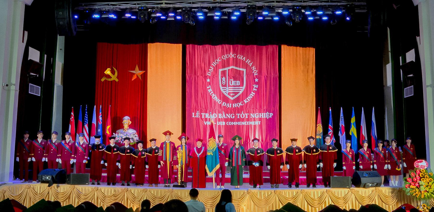 Lễ tốt nghiệp năm 2022 của Trường Đại học Kinh tế - ĐHQGHN Lễ tốt nghiệp năm 2022 của Trường Đại học Kinh tế - ĐHQGHN