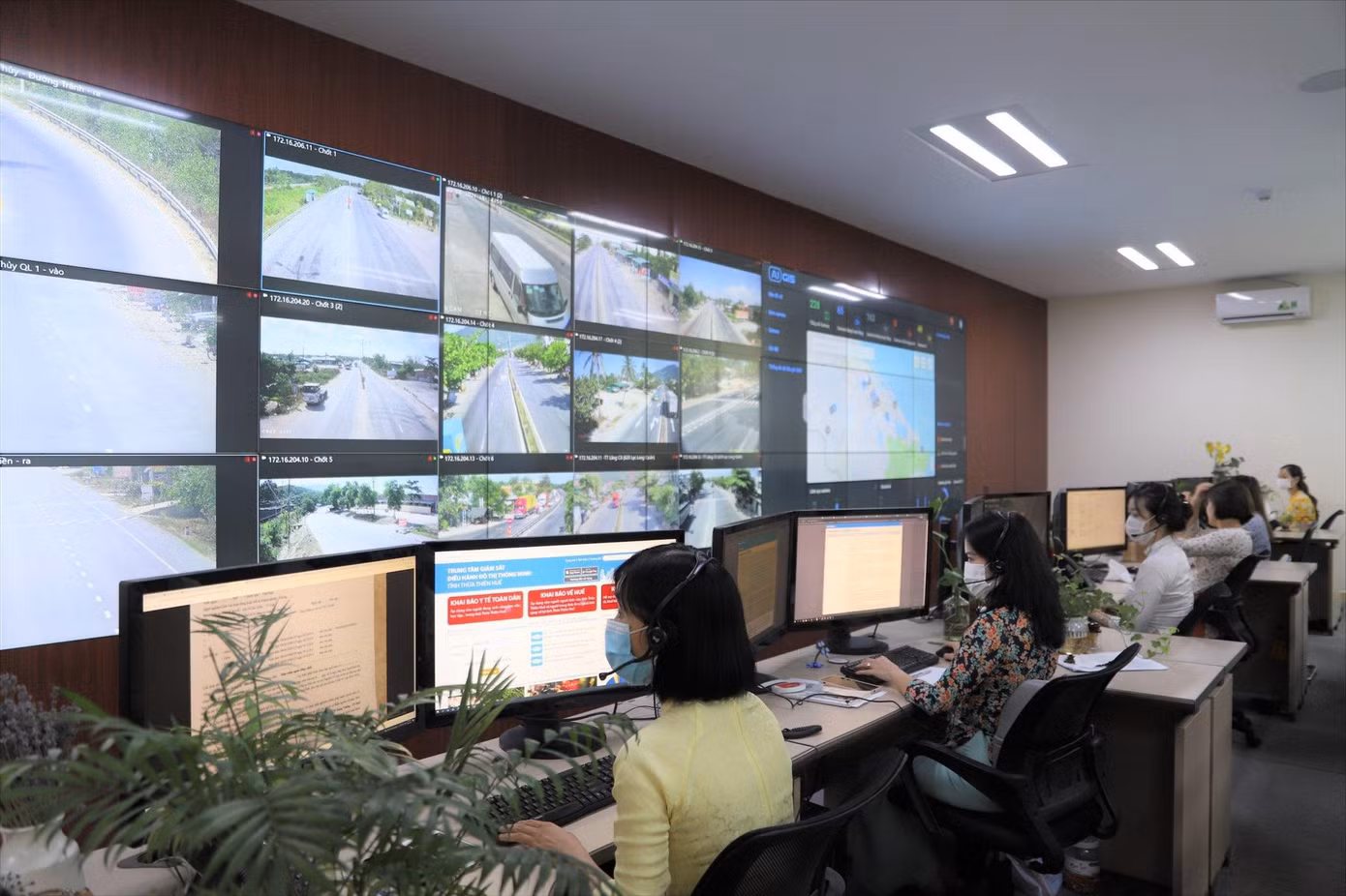 IOC của Huế do Viettel Solutions tư vấn và triển khai là dự án đầu tiên của Việt Nam đạt giải "Dự án Thành phố thông minh sáng tạo nhất châu Á".