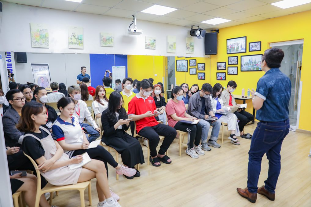 Nhiều hoạt động học thuật gắn với chuyên gia trong và ngoài nước được tổ chức liên tục Nhiều hoạt động học thuật gắn với chuyên gia trong và ngoài nước được tổ chức liên tục