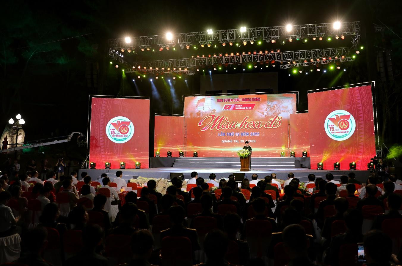 Đại tướng Lương Cường, Ủy viên Bộ Chính trị, Chủ nhiệm Tổng cục Chính trị Quân đội Nhân dân Việt Nam phát biểu tại Chương trình Màu Hoa đỏ Đại tướng Lương Cường, Ủy viên Bộ Chính trị, Chủ nhiệm Tổng cục Chính trị Quân đội Nhân dân Việt Nam phát biểu tại Chương trình Màu Hoa đỏ