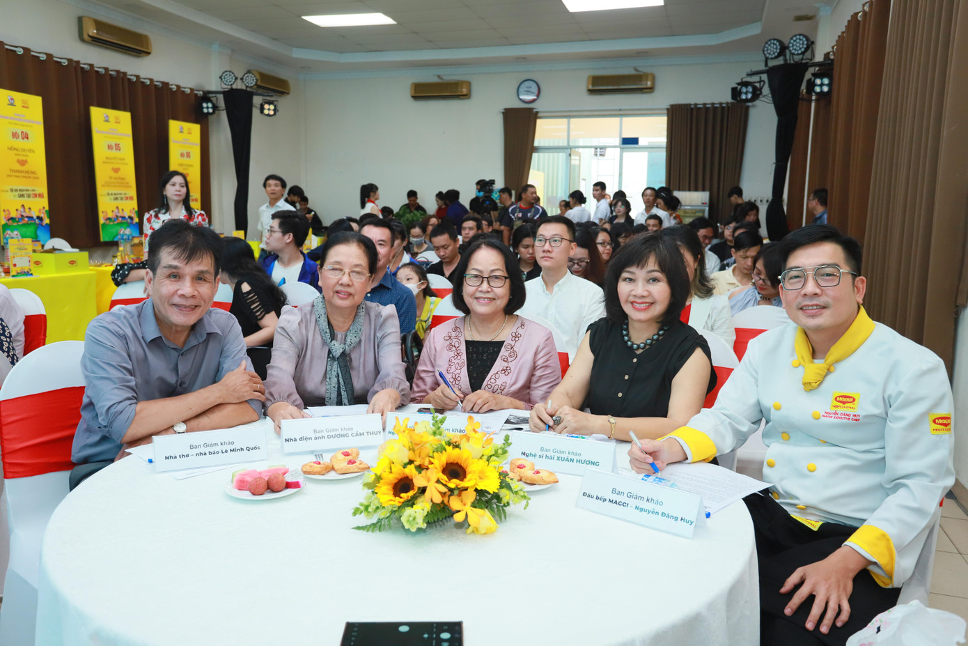 Các thành viên Ban giám khảo cuộc thi “Nhà Báo Với Nghệ Thuật Ẩm Thực” năm 2022