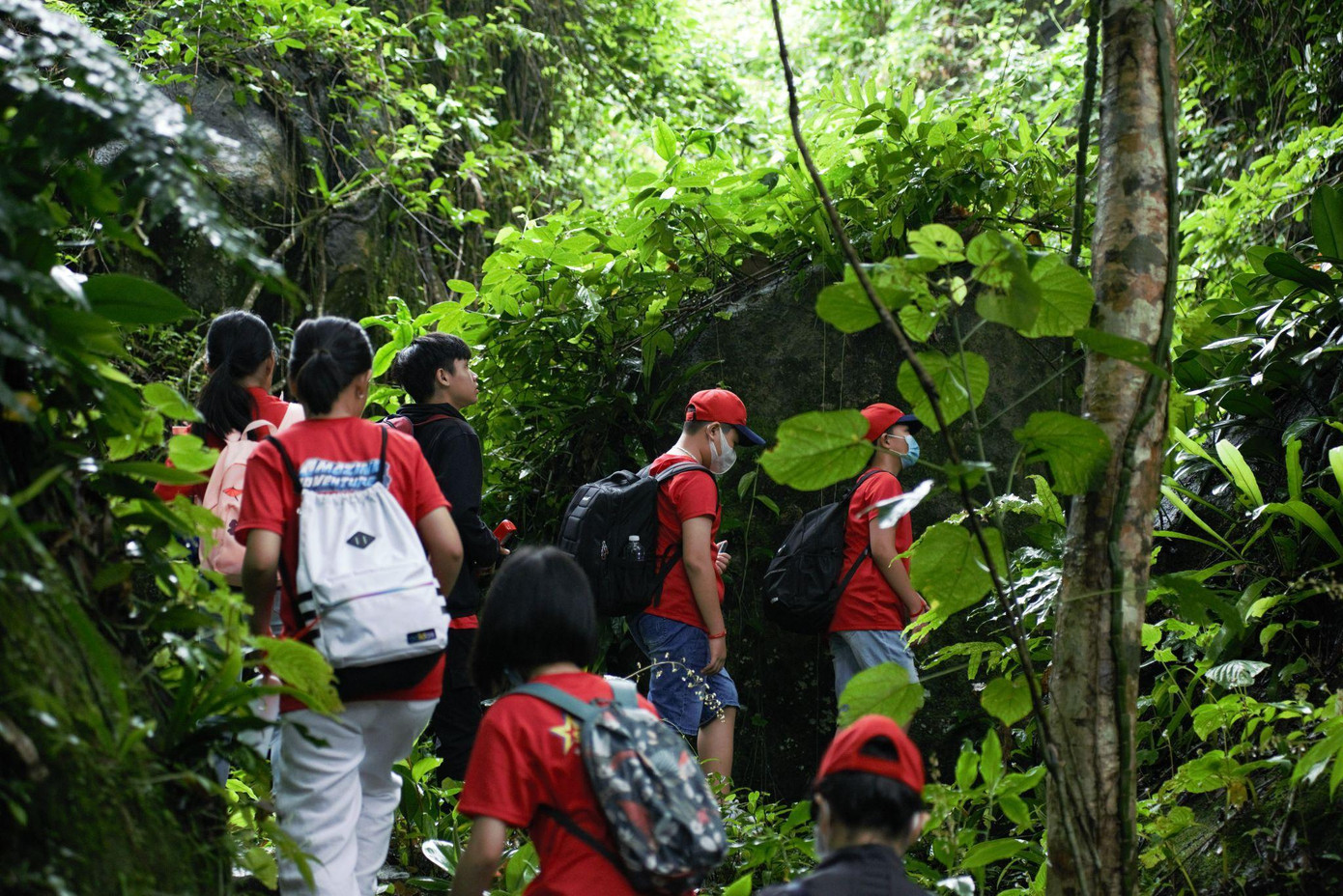 Hành trình 3 ngày 2 đêm bỏ phố về rừng là trải nghiệm vô cùng đặc biệt, đúng chuẩn “Vui một trại hè – Mở vạn điều mới mẻ” khi mỗi bạn đều phát triển được những kỹ năng của thế kỷ 21 như kỹ năng tự lập và sinh tồn trong môi trường tự nhiên, khả năng giao tiếp, làm việc nhóm, giải quyết vấn đề, đặc biệt là tự tin hơn và bản lĩnh hơn.
