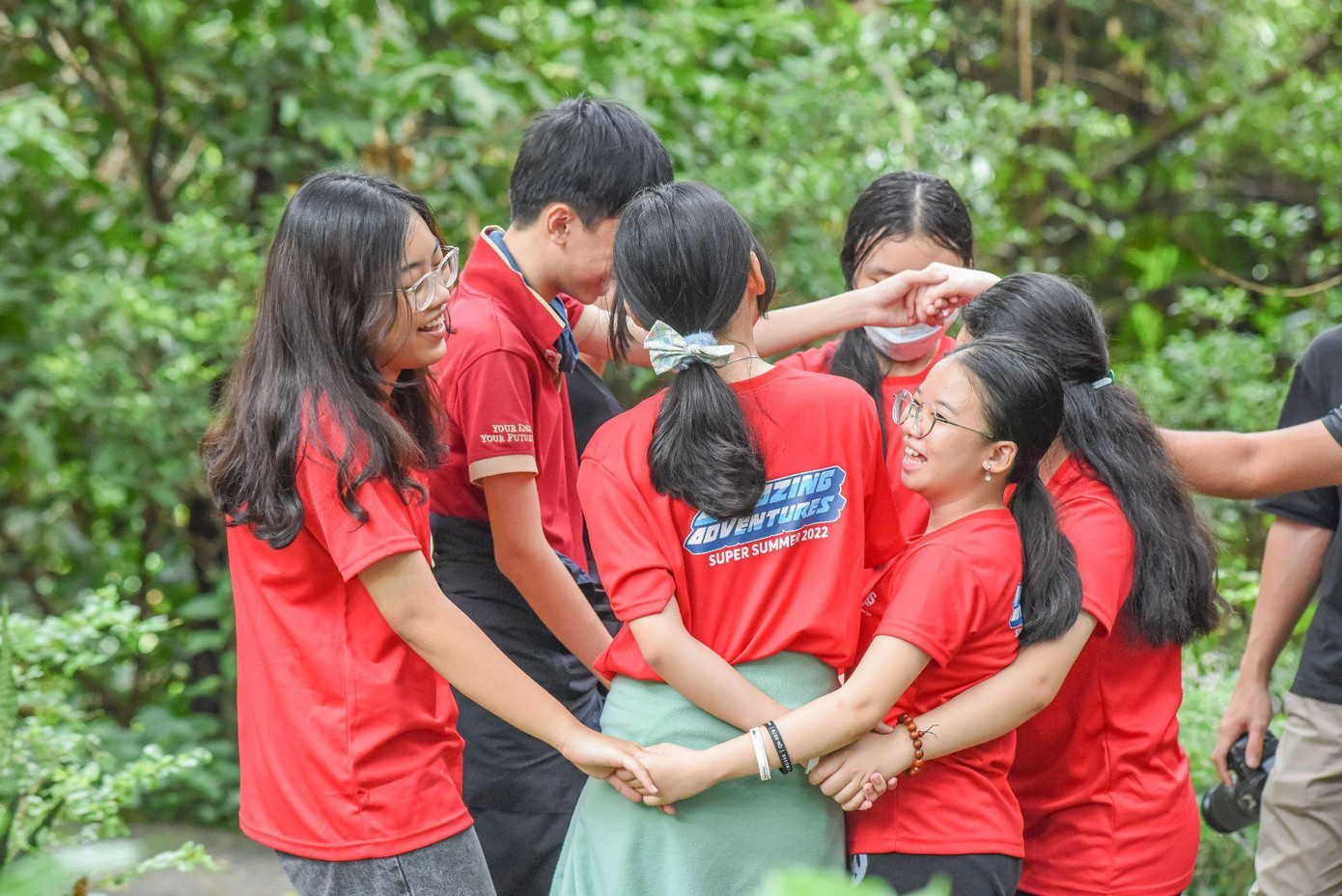 Bên cạnh những trải nghiệm cá nhân, những trò chơi tập thể, những hoạt động nhóm “tuy mệt mà vui” như một sợi dây vô hình kết nối các bạn học viên lại gần nhau hơn.