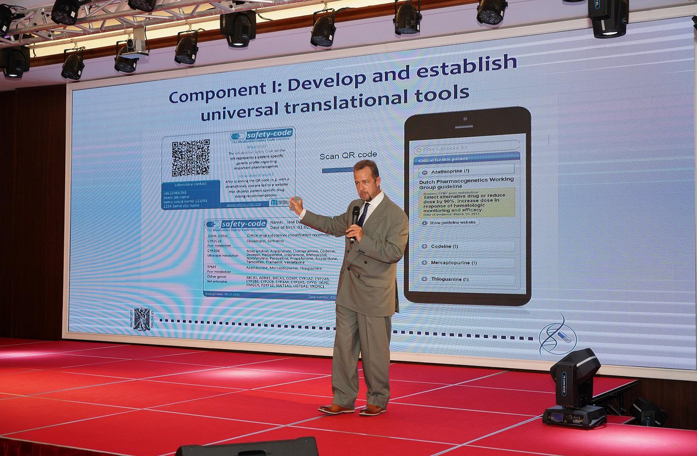 GS. George P. Patrinos chứng minh ứng dụng giải mã gen giảm thiểu phản ứng có hại của thuốc đang được triển khai rộng rãi và thu được kết quả tích cực tại các nước phương Tây.