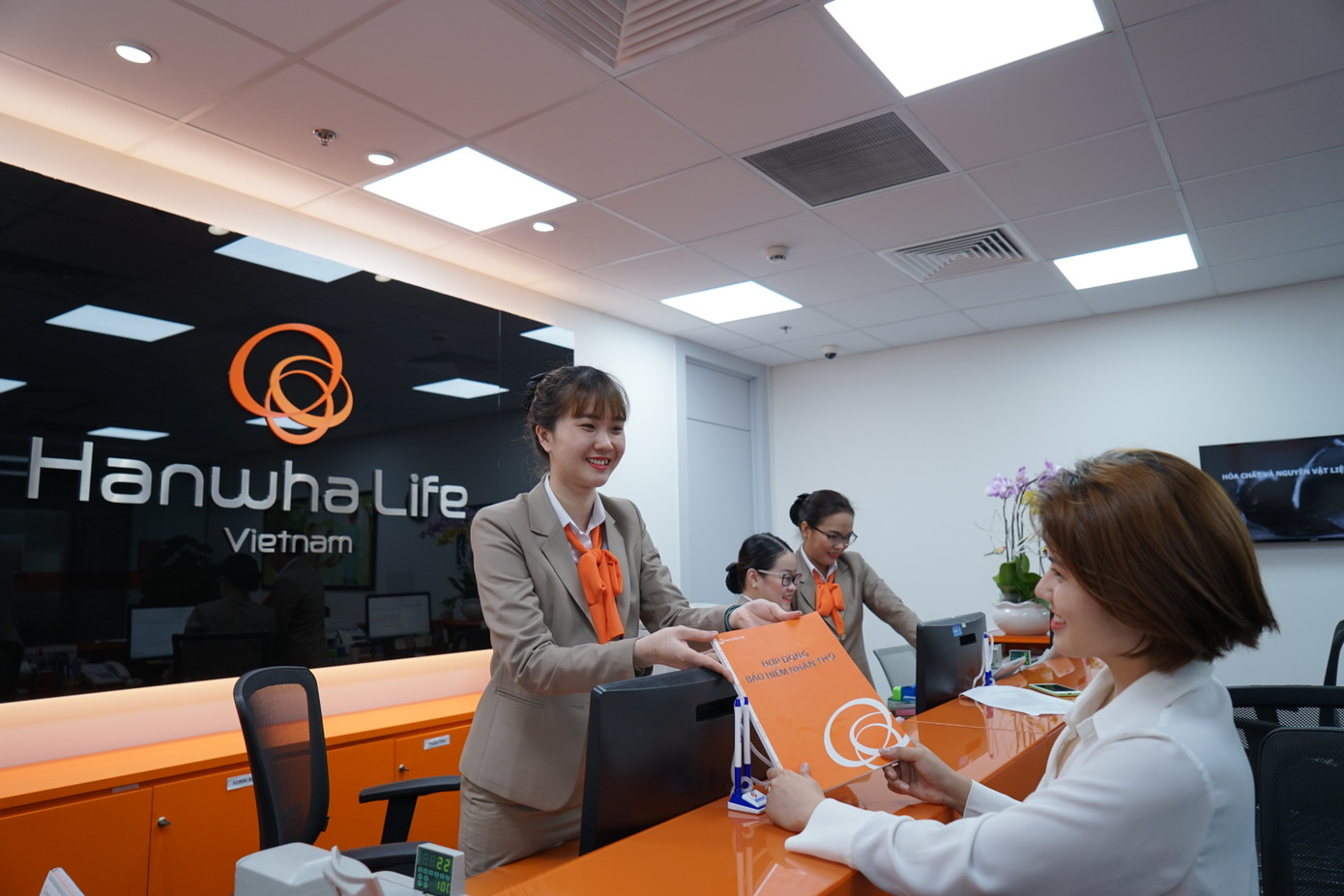 Quầy dịch vụ khách hàng Hanwha Life (Hình ảnh: Hanwha Life Việt Nam)