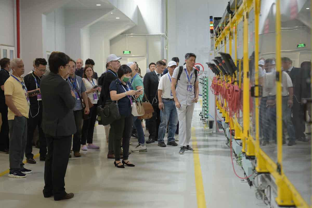 Sau khi tận mắt tham quan tổ hợp sản xuất quy mô của VinFast tại Hải Phòng, những vị khách quốc tế khẳng định VinFast không chỉ có “tham vọng” mà còn đủ “thực tế” để đặt chân vào thị trường Mỹ.