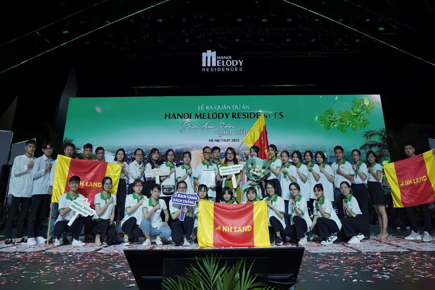 Các chiến binh nhà NH tại lễ ra quân dự án Hanoi Melody Residences Các chiến binh nhà NH tại lễ ra quân dự án Hanoi Melody Residences