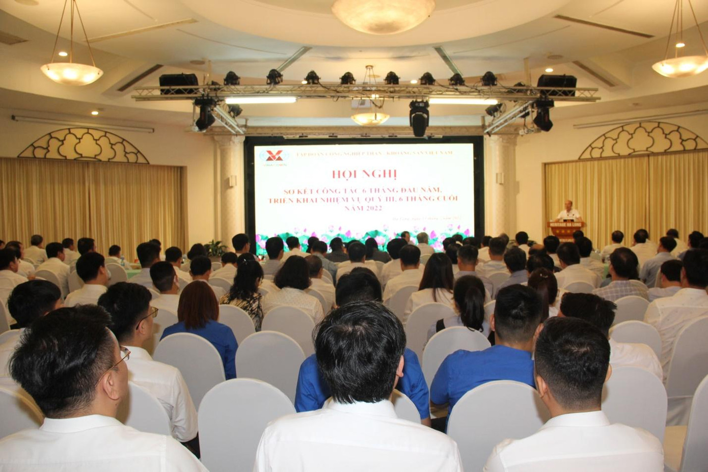 Quang cảnh hội nghị.