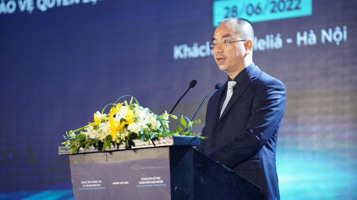 Ông Phan Đức Quế - Giám đốc Trung tâm Thông tin, Tư vấn và Đào tạo (Cục Cạnh tranh và Bảo vệ người tiêu dùng) phát biểu tại buổi lễ