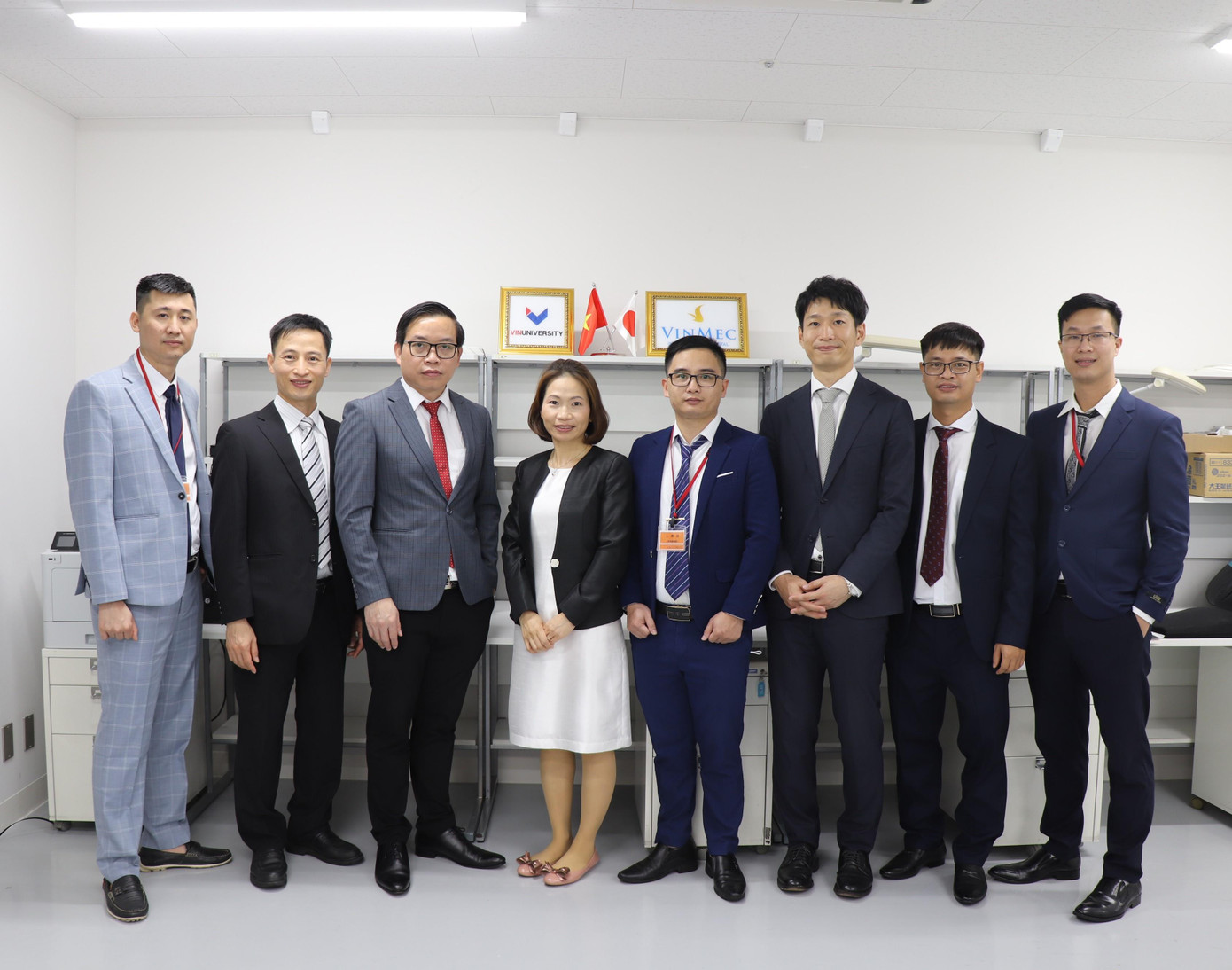 Những chuyên gia Nhật Bản và nghiên cứu sinh Việt Nam đầu tiên sẽ tham gia vào chương trình nghiên cứu chuyên sâu về ung thư xương tại Vinmec Healthcare Innovation Lab, kỳ vọng sẽ mang lại những đột phá mới, liệu pháp mới để nâng cao chất lượng sống cho người bệnh Những chuyên gia Nhật Bản và nghiên cứu sinh Việt Nam đầu tiên sẽ tham gia vào chương trình nghiên cứu chuyên sâu về ung thư xương tại Vinmec Healthcare Innovation Lab, kỳ vọng sẽ mang lại những đột phá mới, liệu pháp mới để nâng cao chất lượng sống cho người bệnh