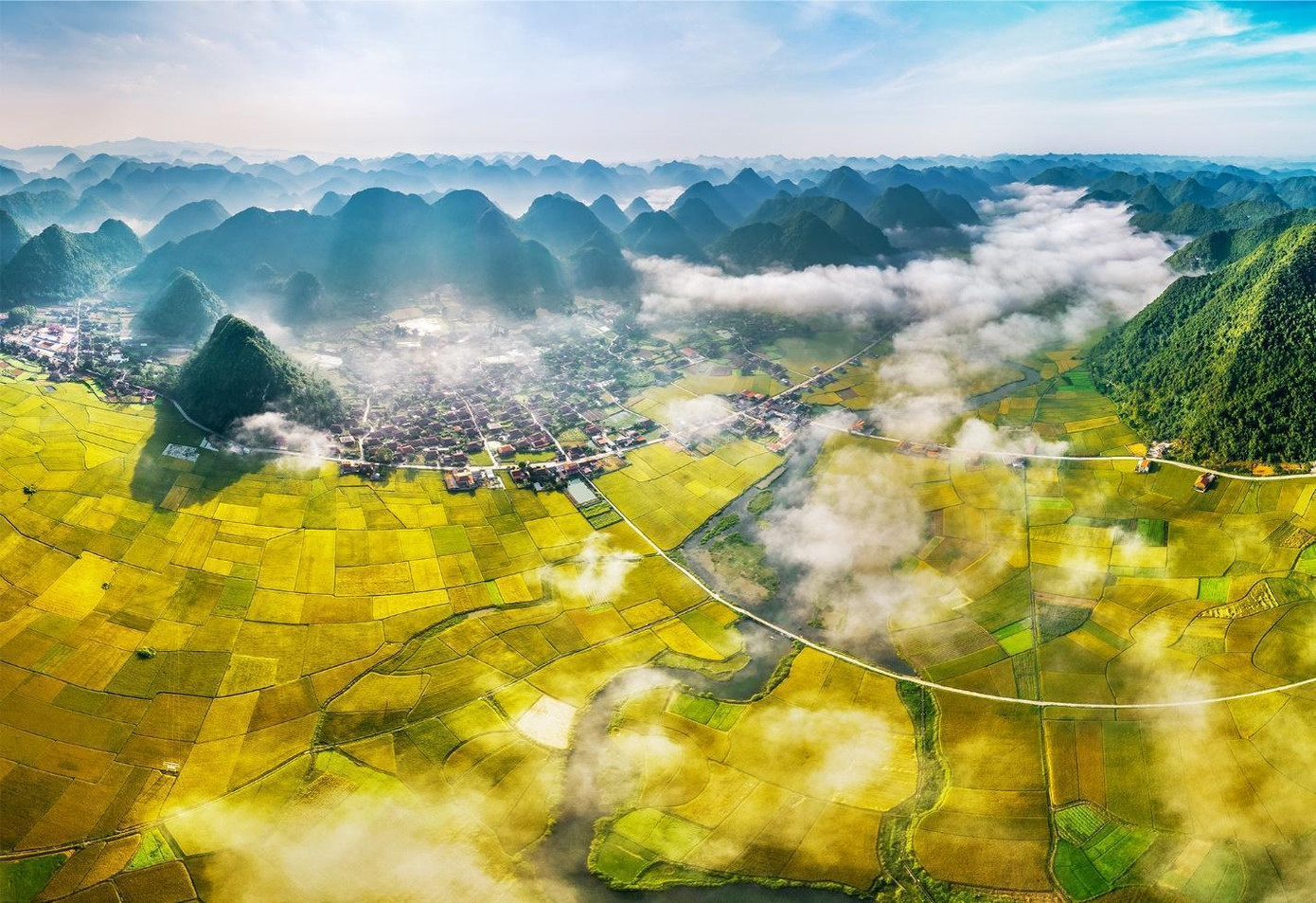 Lạng Sơn sở hữu ưu thế vị trí gần cửa khẩu, là cửa ngõ trung chuyển hàng hóa lớn hàng đầu trong nước và các nước ASEAN sang Trung Quốc. Ảnh: Bùi Vinh Thuận