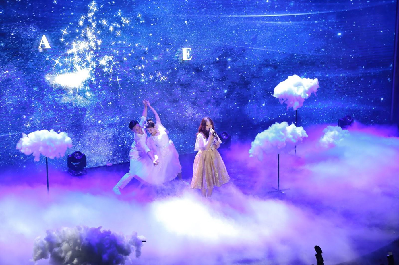 Trước khi đến với đêm chung kết, các thí sinh đã trải qua Tuần huấn luyện cùng các giảng viên thanh nhạc và nghệ sĩ cố vấn Trước khi đến với đêm chung kết, các thí sinh đã trải qua Tuần huấn luyện cùng các giảng viên thanh nhạc và nghệ sĩ cố vấn