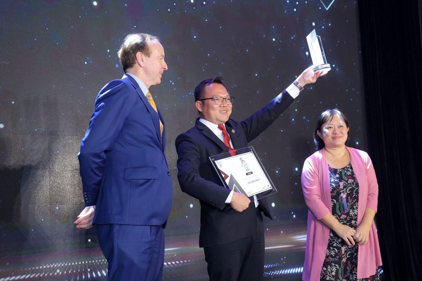 Ông Nguyễn Quốc Thảo đại diện Cát Tường Group Nhận giải thưởng “Best Community Developer Viet Nam 2022”