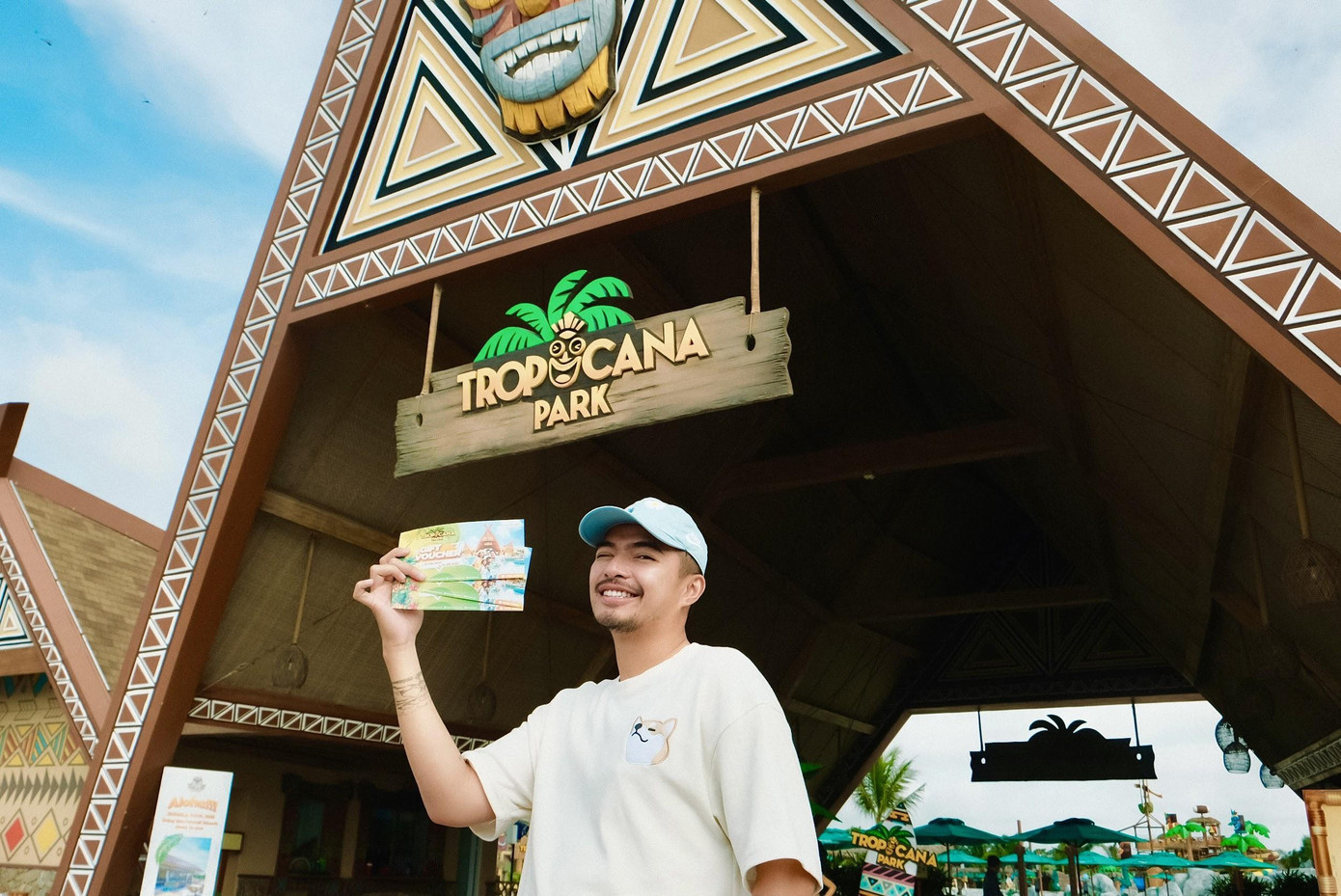 Chọn thư giãn tại công viên giải trí Tropicana Park vào ngày cuối ở NovaWorld Ho Tram, Lý Thành Cơ được vui chơi thỏa thích.