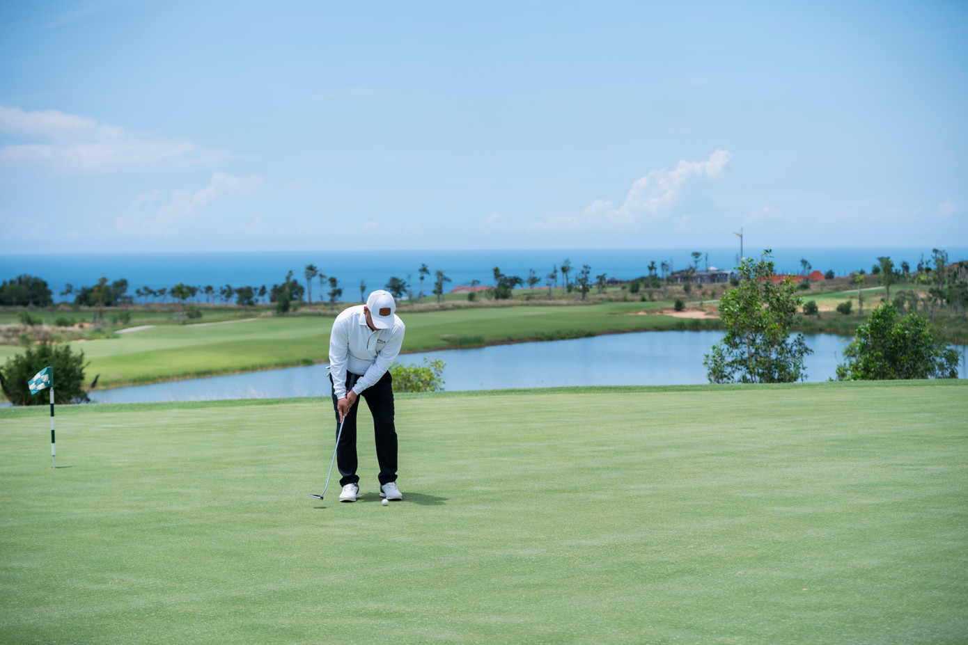 Doanh nhân Chương Tailor đánh giá cao hệ tiện ích tại Siêu thành phố biển, đặc biệt là cụm sân golf PGA 36 hố đẳng cấp quốc tế