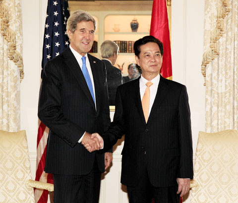 Ngoại trưởng Mỹ John Kerry tiếp Thủ tướng Nguyễn Tấn Dũng. Ảnh: Đức Tám (TTXVN)