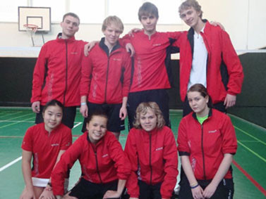 Vlasta Phamova cùng đồng đội